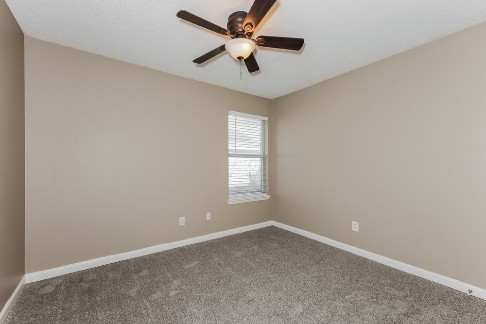 Building Photo - 528 Cambridge Dr