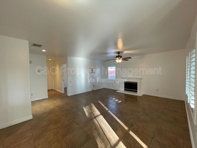 Building Photo - 1496 Lechuga Way