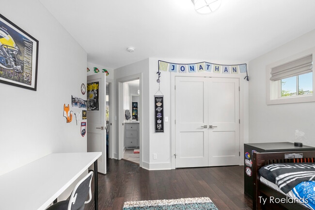 Building Photo - 3757 Lake Birch St NE