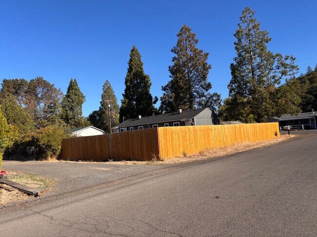 Building Photo - R144