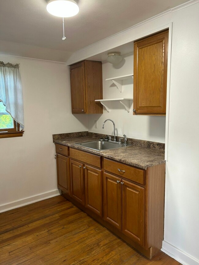 Building Photo - 213 Garden City Dr
