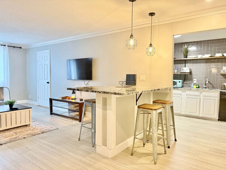 Building Photo - 215 Piedmont Ave NE