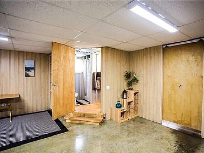 Building Photo - 3609 SW 12th St
