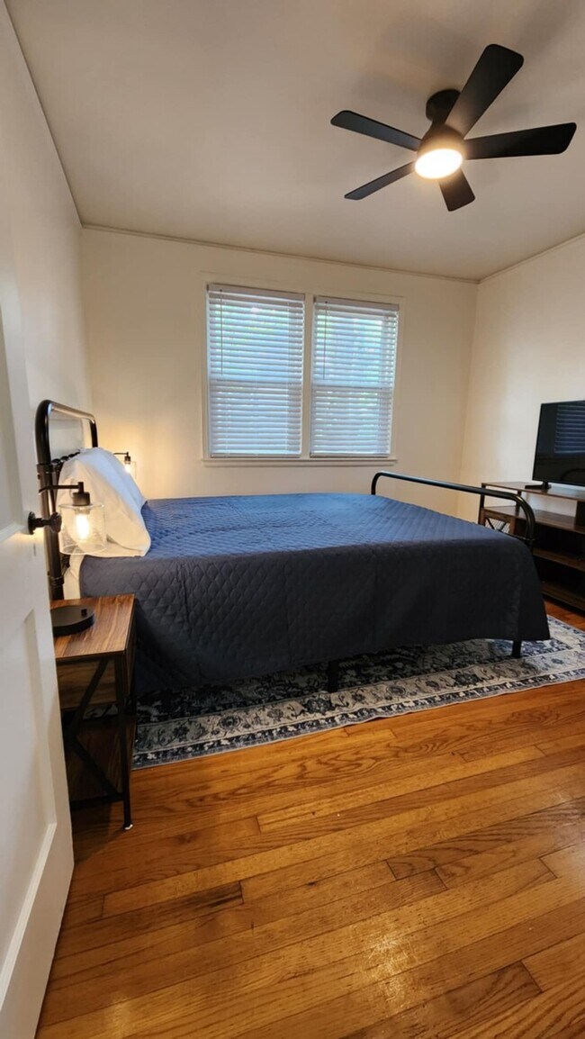 Building Photo - Furnished Rental
