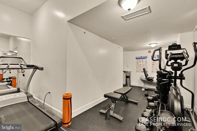 Building Photo - 150 V St NW