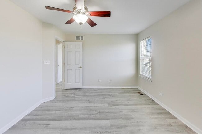 Building Photo - 23927 McMullin Cir