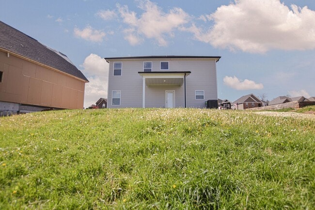 Building Photo - Fantastic Four Bedroom with Bonus!