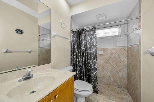 Building Photo - 34539 Merion Ct