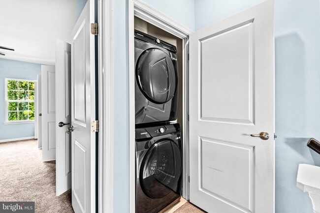 Building Photo - 720 River Crest Way