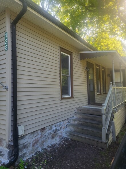 Building Photo - 128 East St