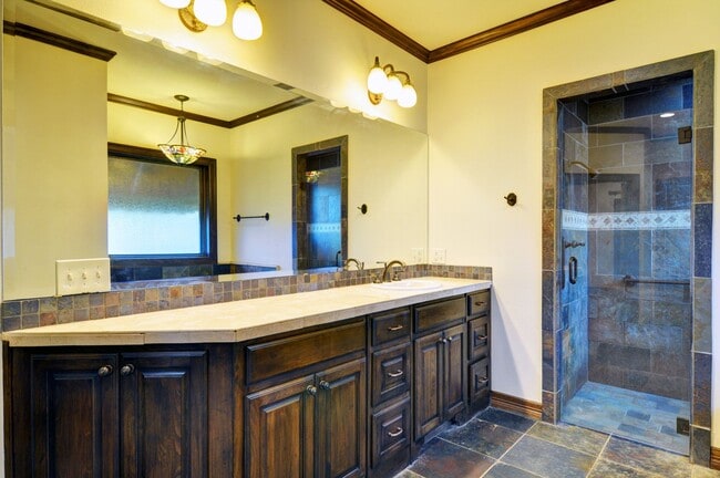 Building Photo - 3407 Penticost St