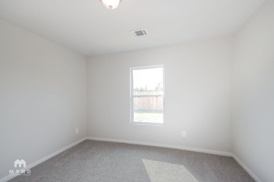 Building Photo - 15819 Del Norte Dr