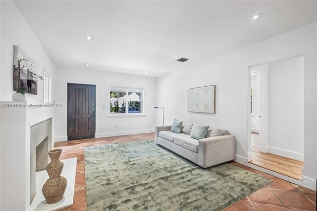 Building Photo - 4150 Ventura Ave