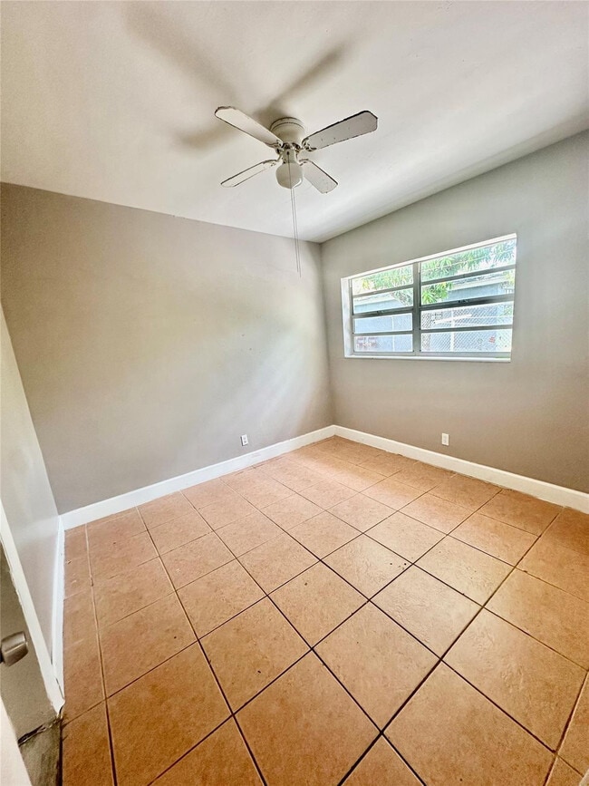 Building Photo - 424 NW 15th Terrace