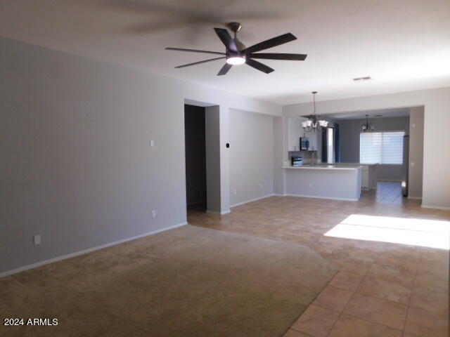 Building Photo - 885 E Cherry Hills Dr