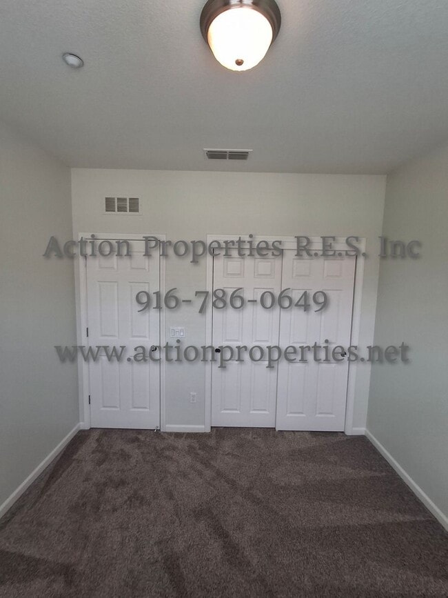 Building Photo - 2308 Las Palomas Loop
