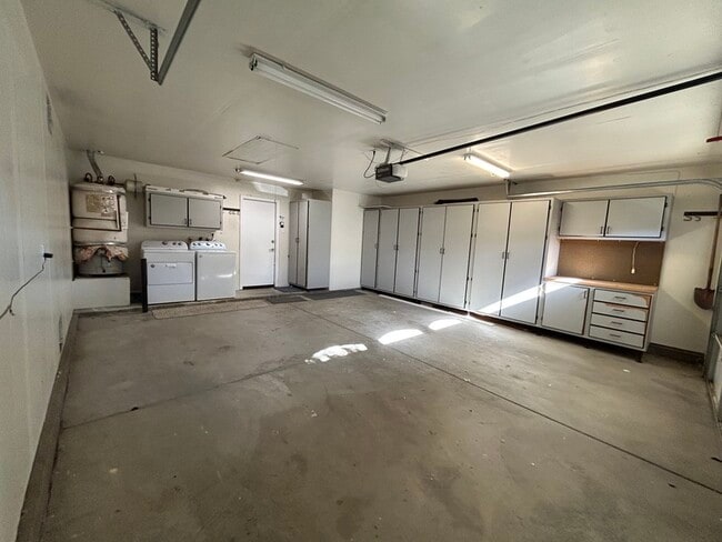 Building Photo - 248 Summer Grove Cir