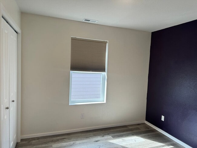 Building Photo - 4 bedroom 2.5 bathroom almost-new house in...