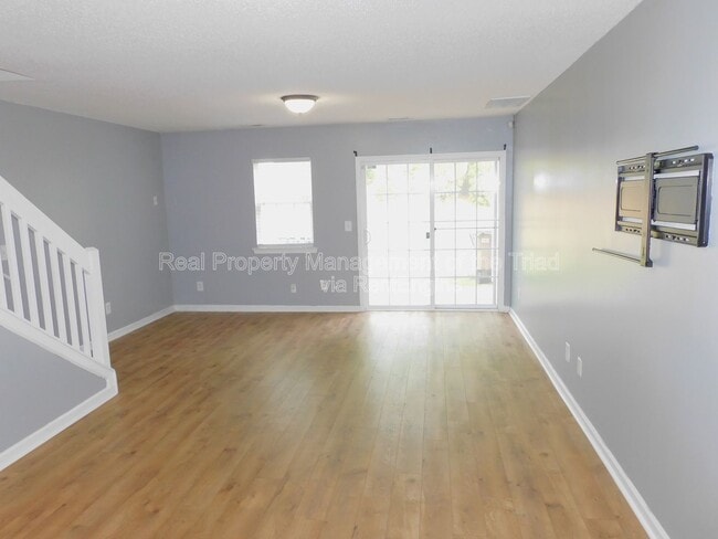 Building Photo - 144 Bridford Downs Dr