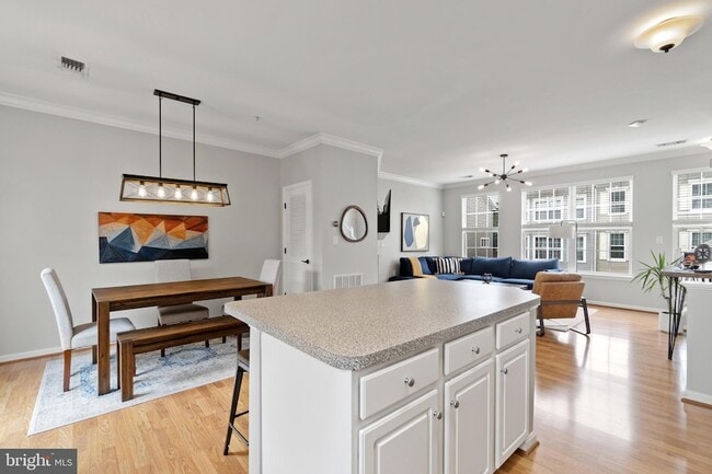 Building Photo - 21796 Kelsey Square