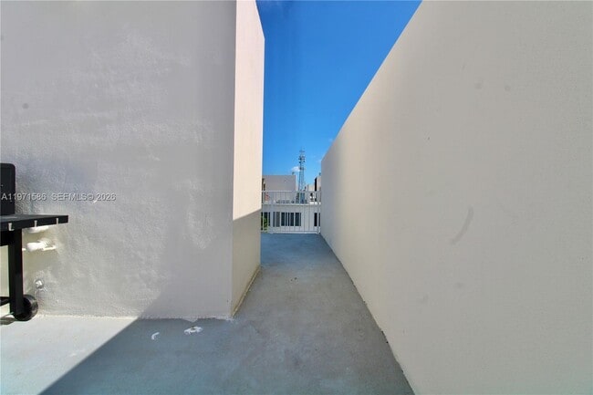 Building Photo - 25875 SW 145th Ave