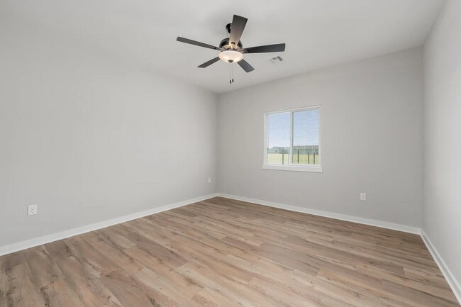 Building Photo - 2123 E Elk Rdg Ave