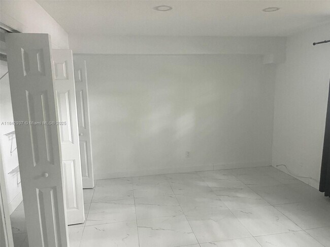Building Photo - 3265 Griffin Rd