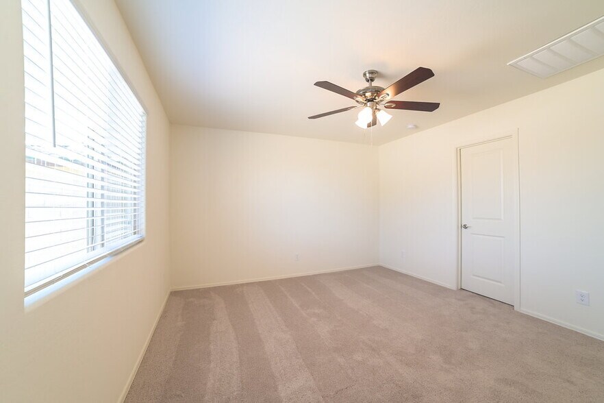 Building Photo - 25832 W Samantha Way