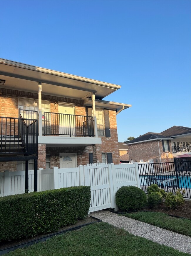 Building Photo - 14333 Memorial Dr