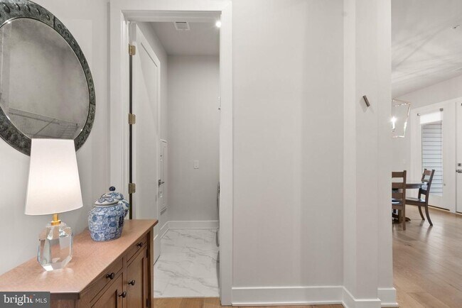 Building Photo - 43443 Croson Ln