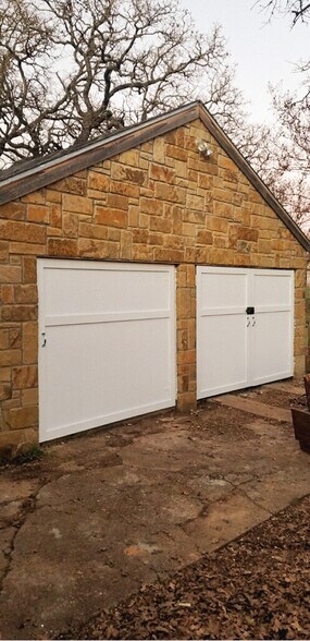 Building Photo - 109 E 3rd St