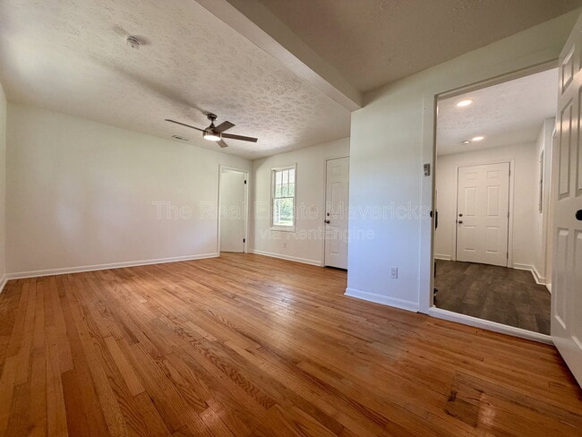 Building Photo - 14023 Mt Tabor Rd