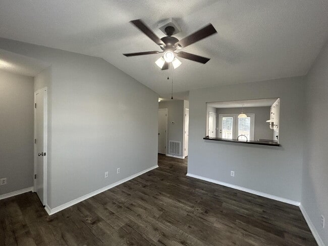 Building Photo - 3 BD 2 BA APARTMENT BY TTU FOR RENT