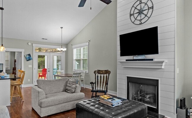 Building Photo - 112 Meadowbrook Ct