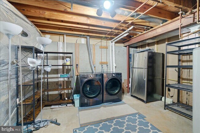 Building Photo - 1490 Autumn Ridge Cir