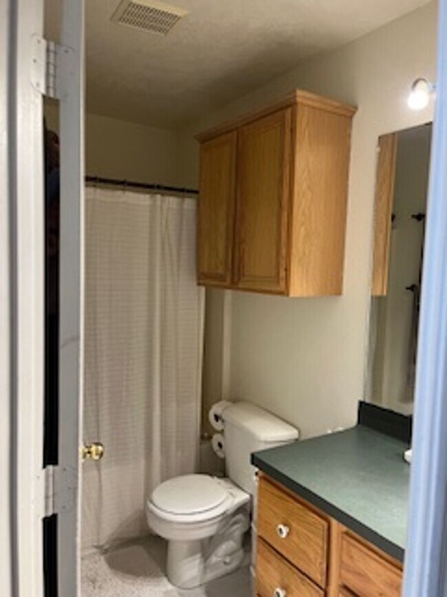 Building Photo - College Station - 3 bedroom / 2 bath / Gar...