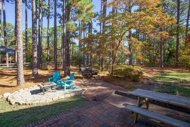 Building Photo - 209 Selkirk Trail