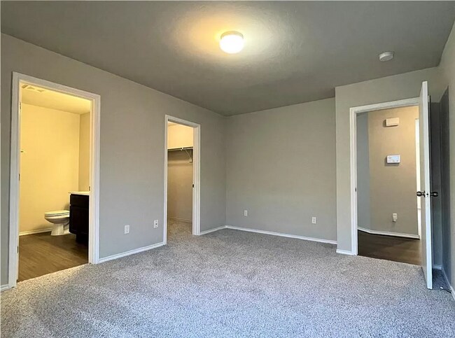 Building Photo - Beautiful 3-Bedroom Home with Easy Access ...