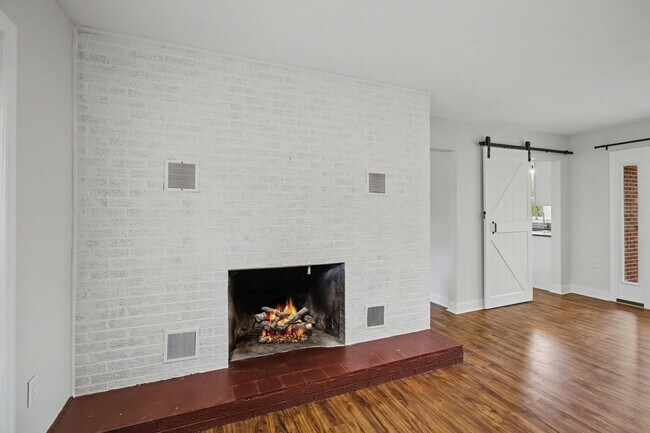 Building Photo - 415 Mountain View Rd