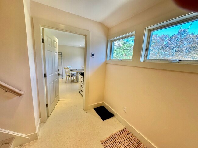 Building Photo - 175 Arch Bridge Rd