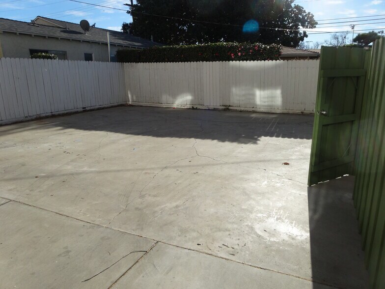 Parking 2 - 1748 S Westgate Ave