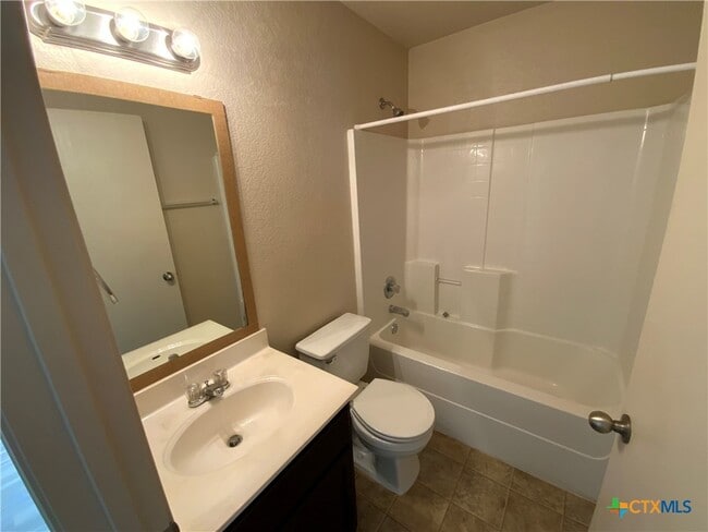 Building Photo - 2212 Bellmont