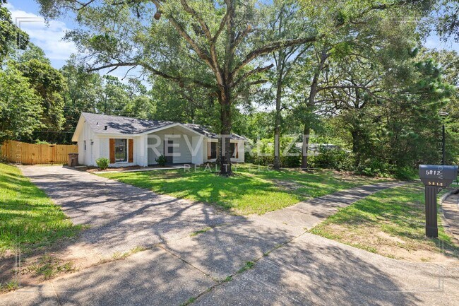 Building Photo - 5812 Hanging Moss Ct