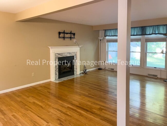 Building Photo - Beautiful Single Family Home