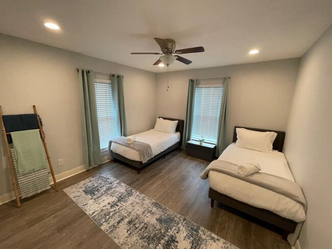 Building Photo - 3859 Arbor St