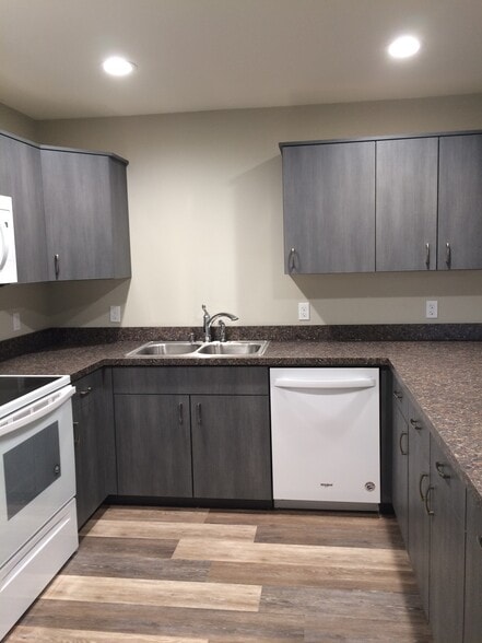 Building Photo - 5819 NE 162nd Ave