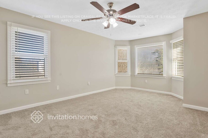 Building Photo - 6015 Holland Dr