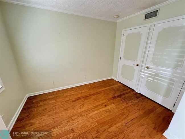 Building Photo - 3008 NW 69th Ct