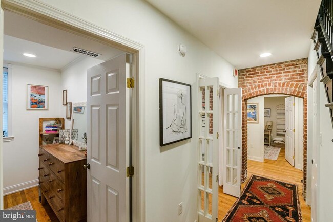 Building Photo - 2047 Spruce St