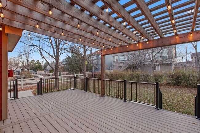 Building Photo - 6 Bedroom plus and office near Rigden Farms